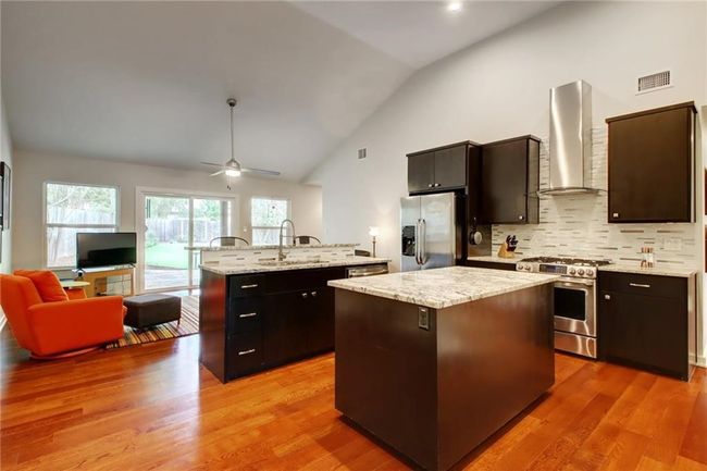1708 Ullrich Ave, House other with 3 bedrooms, 3 bathrooms and 2 parking in Austin TX | Image 8