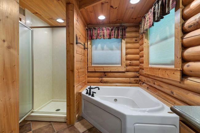 2414 Walnut Cove Way, House other with 4 bedrooms, 6 bathrooms and null parking in Sevierville TN | Image 18