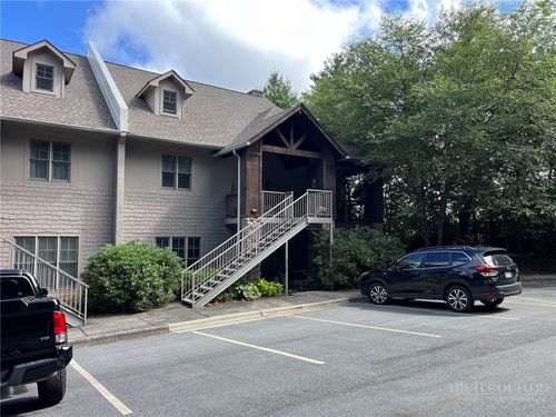 a4-135 Caleb Dr, Blowing Rock, NC, 28605-6027 | Card Image