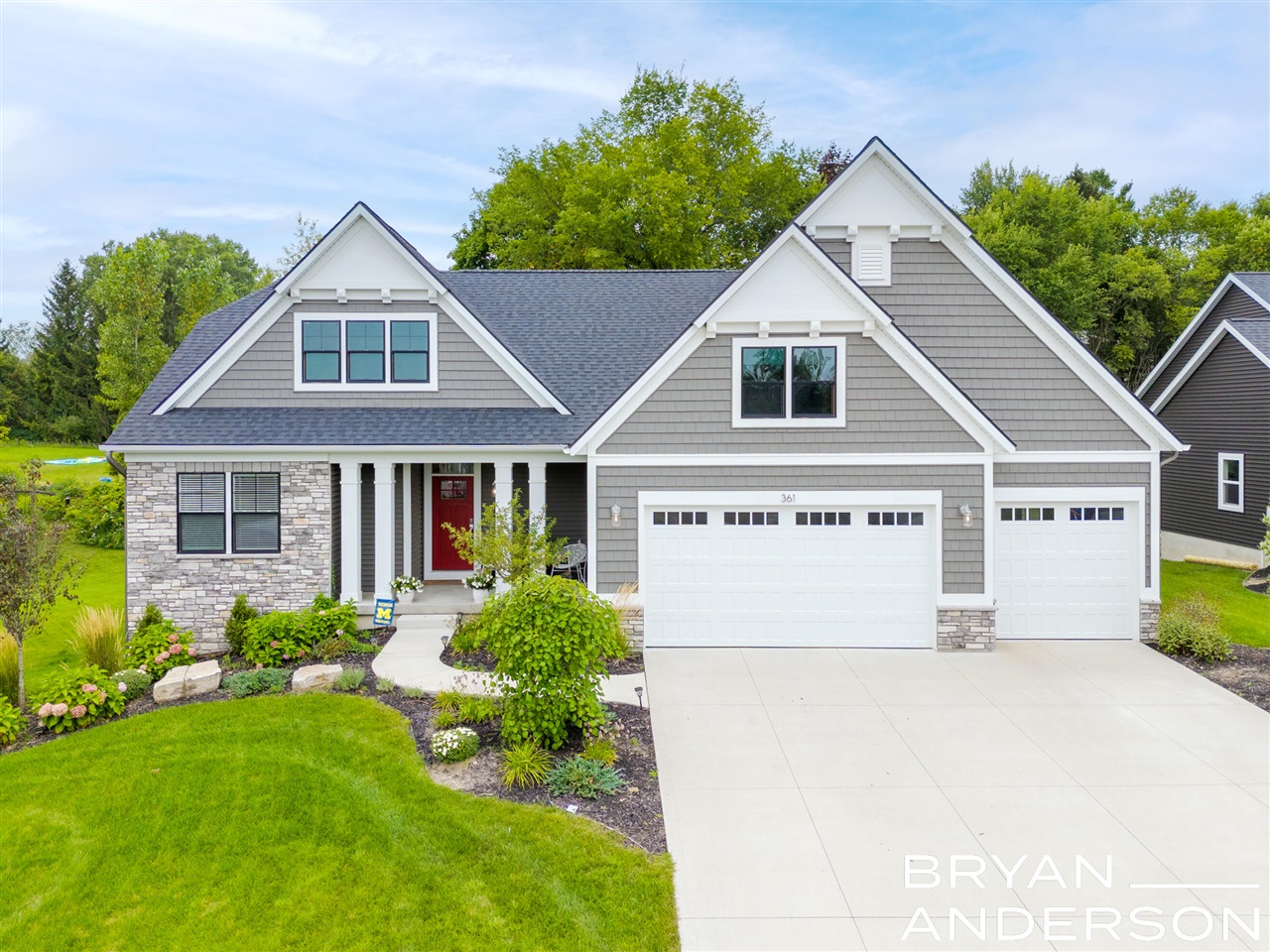 Hawkchase Ct, Grand Rapids, MI 49525