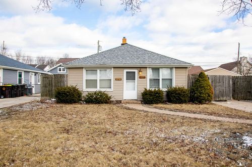 5323 Lathrop St, Trenton, MI, 48183-4724 | Card Image
