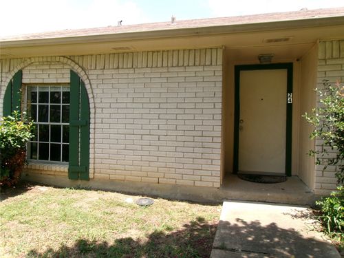 13-24 E Mountain Creek Ct, Grand Prairie, TX, 75052-5984 | Card Image
