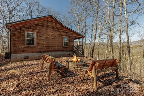 261 Holley Mountain Top Rd, Whittier, NC, 28789-8685 | Card Image