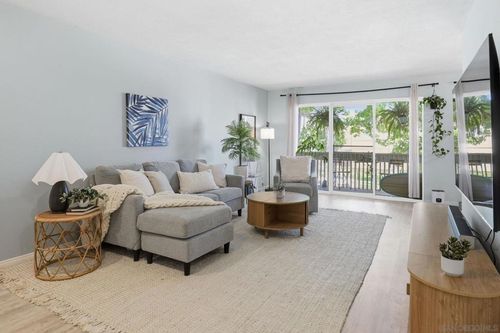 212-4600 Lamont St, San Diego, CA, 92109-6511 | Card Image