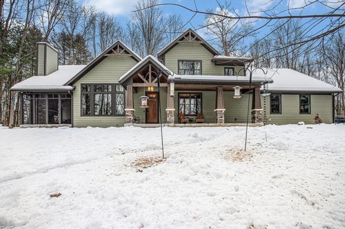 7606 N 46th St, Augusta, MI, 49012-8702 | Card Image