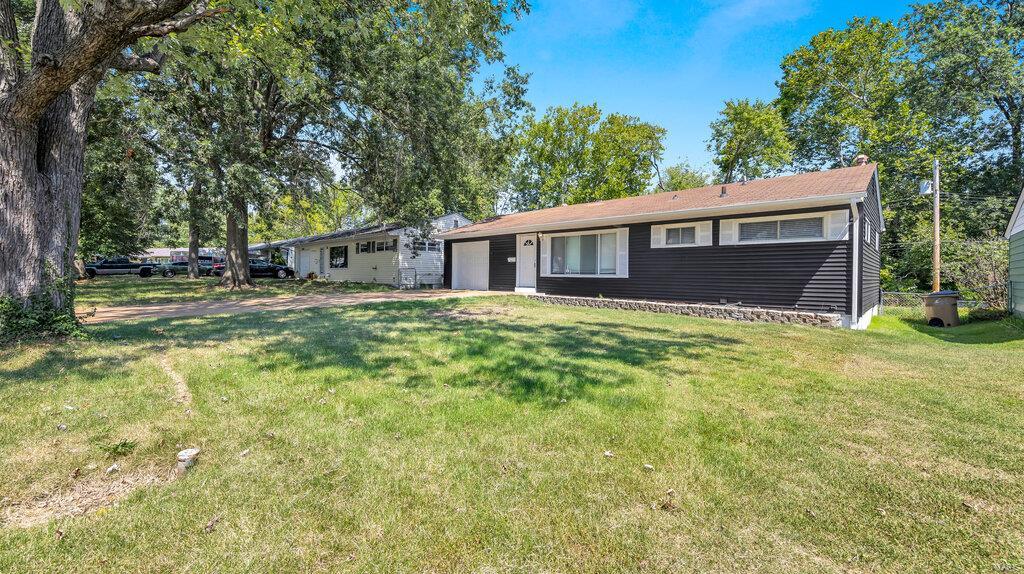 Tamworth Dr, Saint Louis, MO 63136