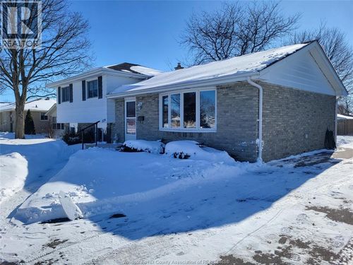 529 Dora Dr, Wallaceburg, ON, N8A2K2 | Card Image