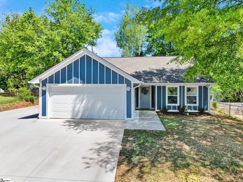 4 Mcarthur St, Greenville, SC, 29611-4713 | Card Image