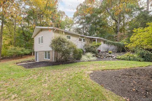 101 Hickory Hill Rd, Tappan, NY, 10983-1805 | Card Image