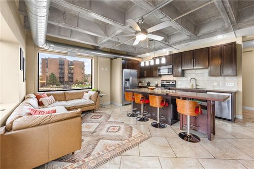 1201-2940 Baltimore Ave, Kansas City, MO, 64108-3416 | Card Image