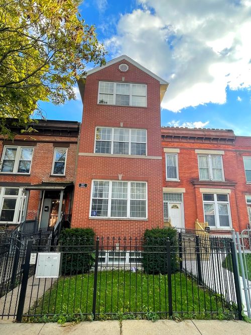 apt-1-2427 Grenshaw St, Chicago, IL, 60612-4898 | Card Image