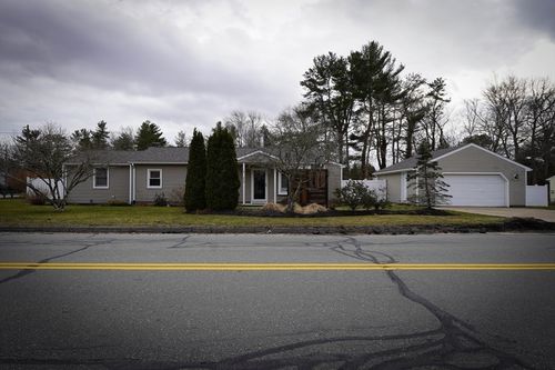 438 Gulf Road W, Dartmouth, MA, 02748 | Card Image