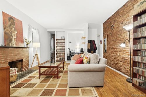 2e-234 East E 14th St, New York, NY, 10003-4132 | Card Image