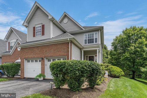 17 Paddock Ln, Flemington, NJ, 08822-1595 | Card Image