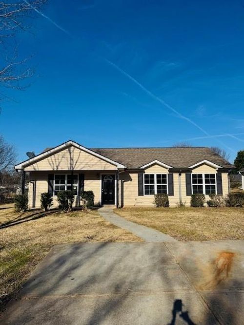 415 Dove Ln, Social Circle, GA, 30025-3065 | Card Image