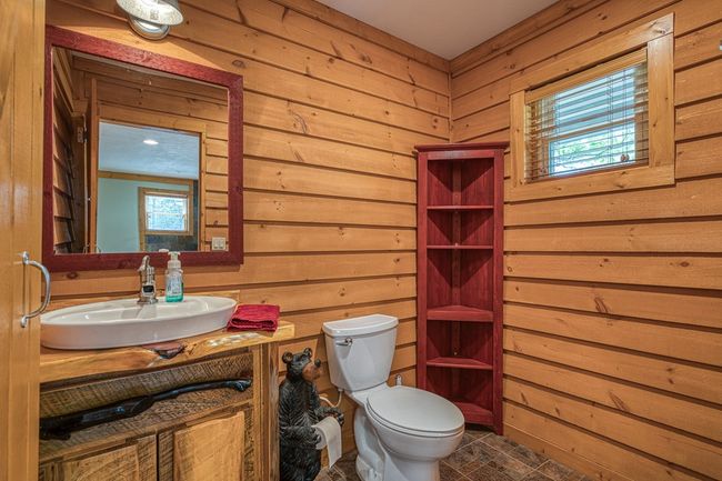 292 Holly Cove Cir, Home with 2 bedrooms, 3 bathrooms and null parking in Blairsville GA | Image 28