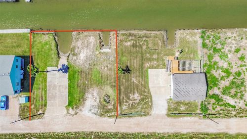 7022 E Hunter Dr, Hitchcock, TX, 77563-2518 | Card Image