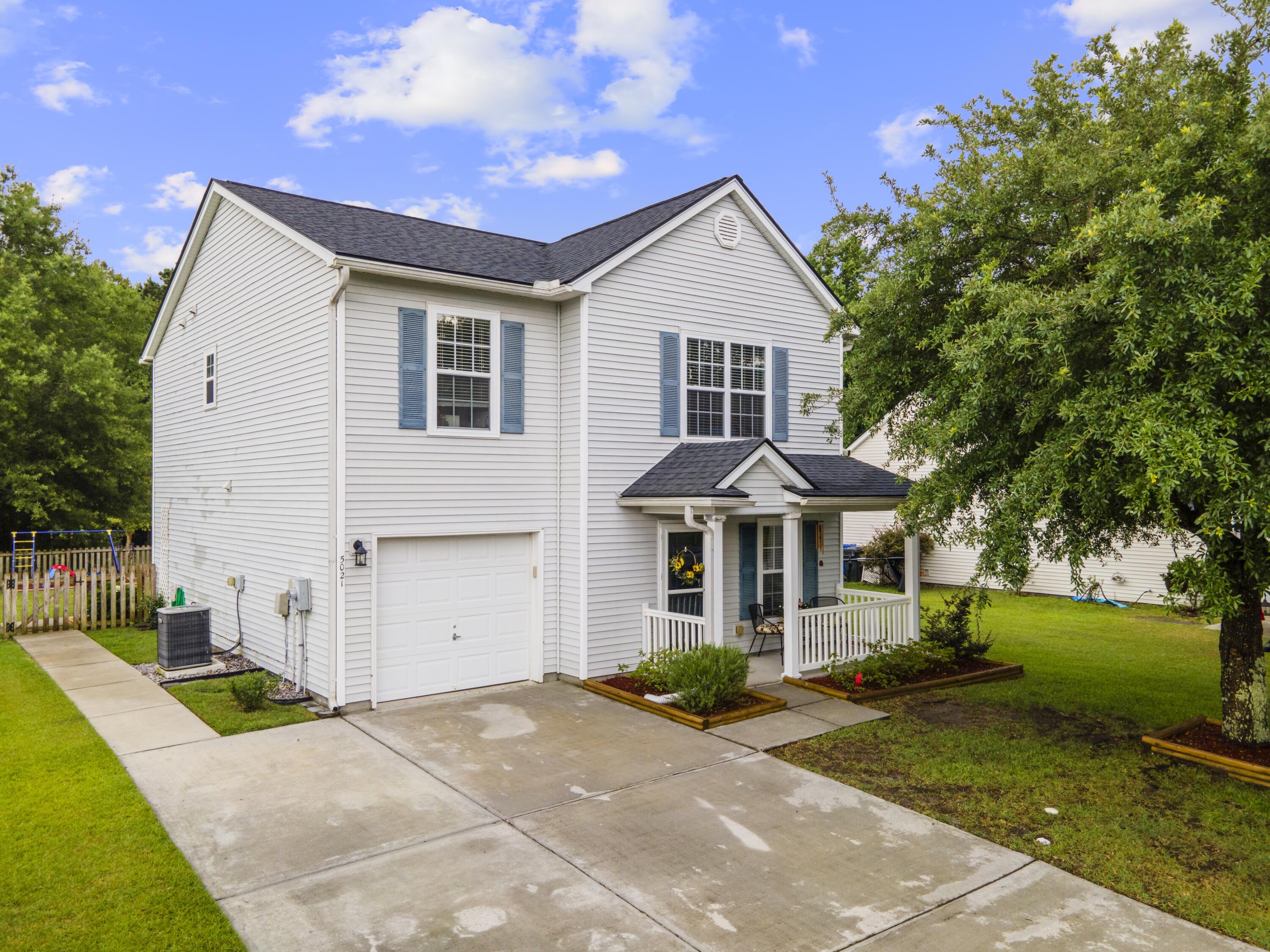 Thornton Dr, Summerville, SC 29485