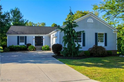 6670 Arlington Dr, Westfield Center, OH, 44251-9719 | Card Image