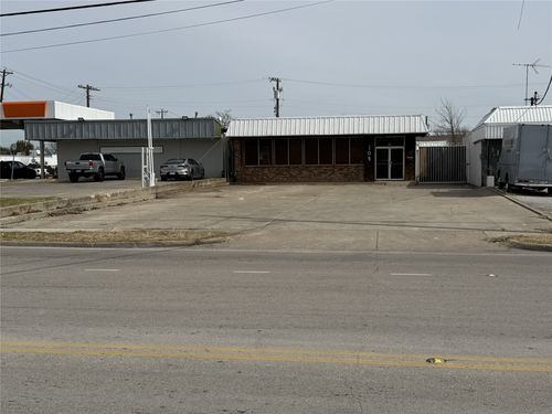 104 S Rogers Rd, Irving, TX, 75060-2601 | Card Image