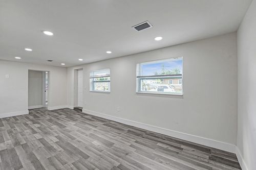 8229 Nw 1st Pl, Miami, FL, 33150-3031 | Card Image
