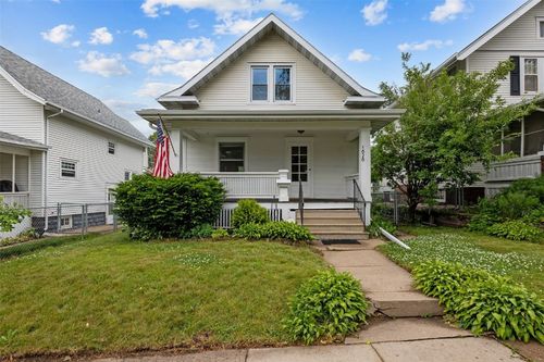 1828 7th Ave Se, Cedar Rapids, IA, 52403-2636 | Card Image