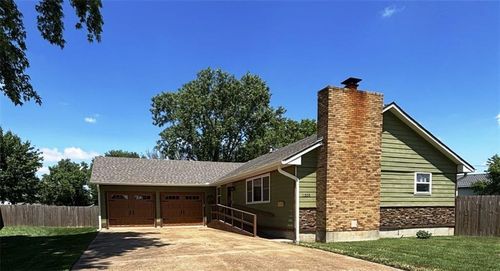 1205 W 14th Street Ct, Chanute, KS, 66720-2670 | Card Image