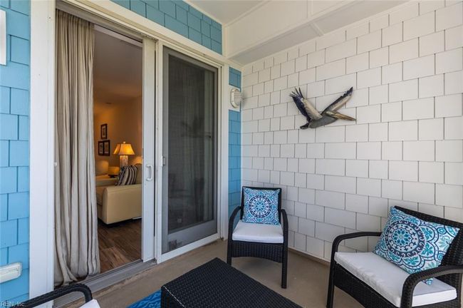 APT-121B - 3738 Sandpiper Rd, House attached with 2 bedrooms, 2 bathrooms and null parking in Virginia Beach VA | Image 43