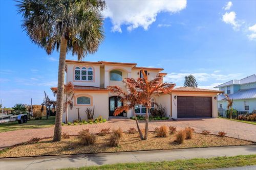 1201 S Riverside Dr, EDGEWATER, FL, 32132-2725 | Card Image