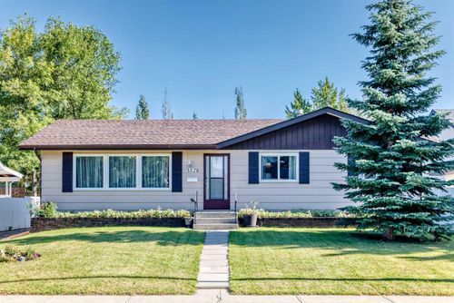 3528 50 Avenue, Innisfail, AB, T4G1J1 | Card Image