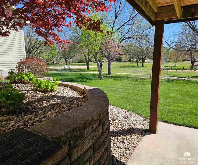 1605 Parkplace Court, House other with 3 bedrooms, 3 bathrooms and null parking in Abilene KS | Image 37