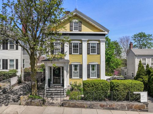 27 Saint James St, Boston, MA, 02119-3217 | Card Image