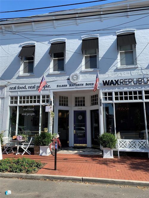 east-249 Main St, Huntington, NY, 11743-7049 | Card Image