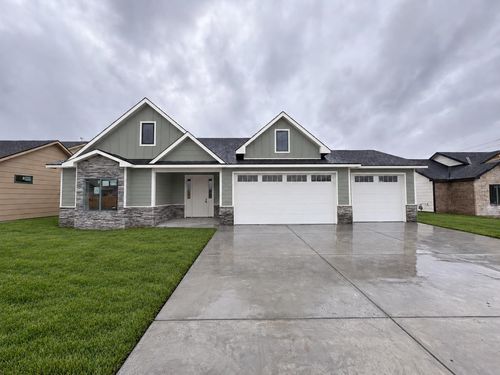 5907 N Plumthicket St, Bel Aire, KS, 67226-3561 | Card Image