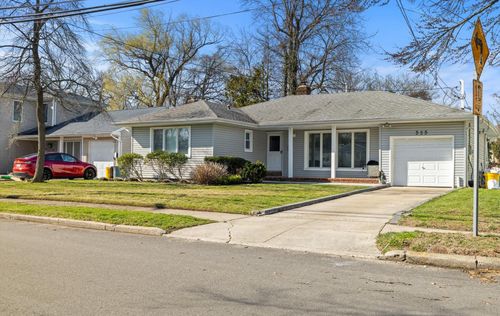 525 Allen Rd, Woodmere, NY, 11598-1505 | Card Image