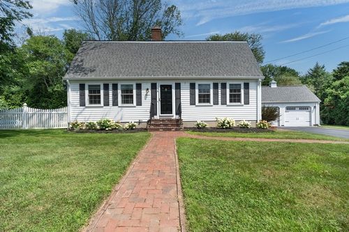 11 Longview Dr, Dartmouth, MA, 02747-2509 | Card Image