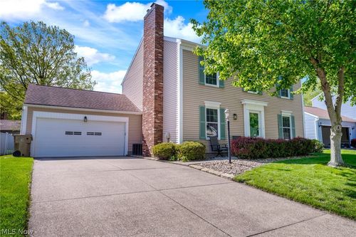 2338 Plymouth Ln, Cuyahoga Falls, OH, 44221-3643 | Card Image