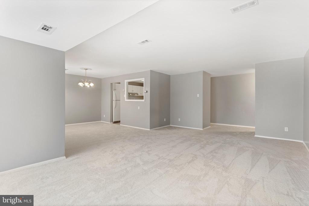 Residential in MONTGOMERY VILLAGE 4