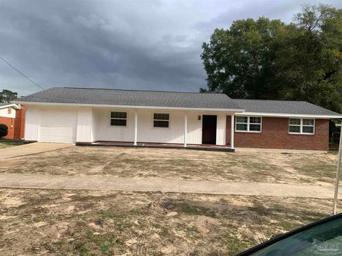 3940 Kingsberry Dr, Pensacola, FL, 32504-4736 | Card Image