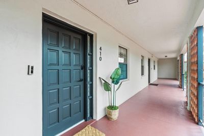 410 - 100 S Interlachen Avenue, Condo with 2 bedrooms, 1 bathrooms and null parking in Winter Park FL | Image 2