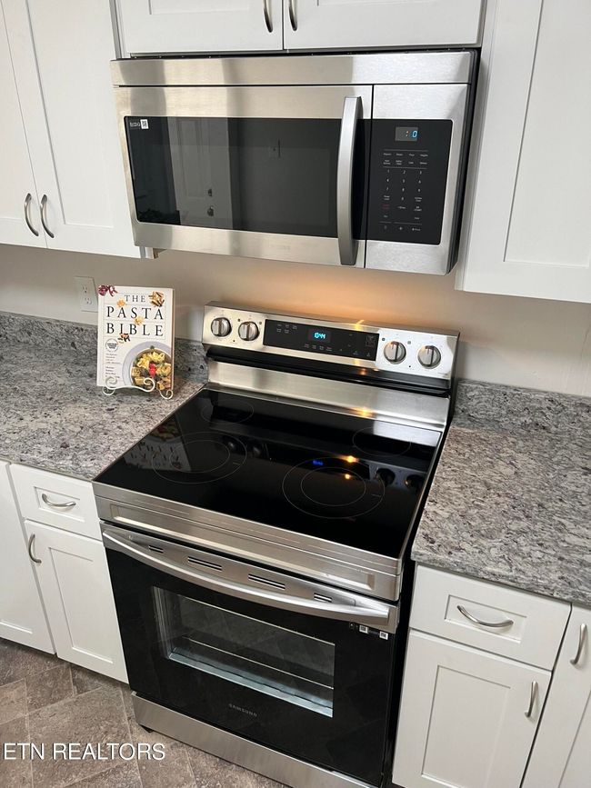 1100 Biddle St, House other with 3 bedrooms, 1 bathrooms and null parking in Knoxville TN | Image 8