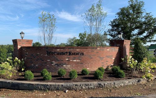 1104 Gallant Dr, Wilmore, KY, 40390-2002 | Card Image