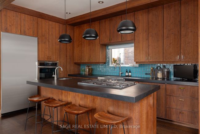 37 Gore Vale Ave, House other with 5 bedrooms, 5 bathrooms and 2 parking in Toronto ON | Image 7