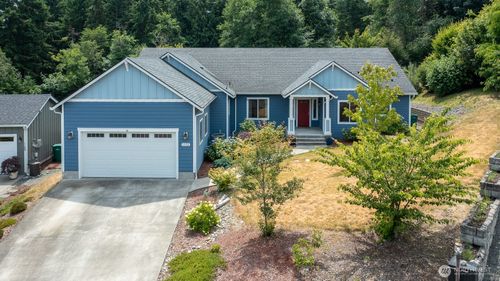1172 Matterhorn Loop, Camano Island, WA, 98282-8370 | Card Image