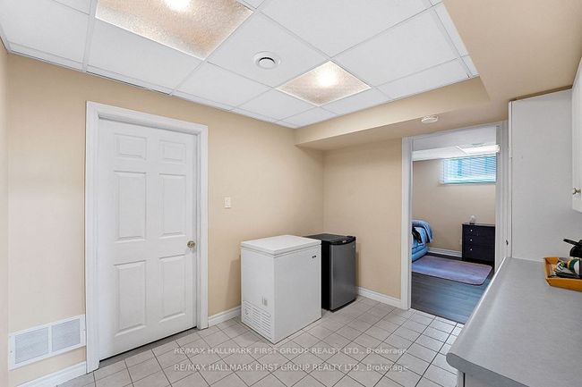 1047 Interlake Dr, House other with 5 bedrooms, 3 bathrooms and 4 parking in Oshawa ON | Image 40