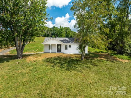 124 Palmer Ford Rd, Weaverville, NC, 28787-8513 | Card Image