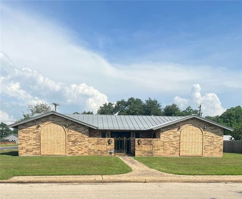 901 Calvert Street, Hearne, TX, 77859 | Card Image