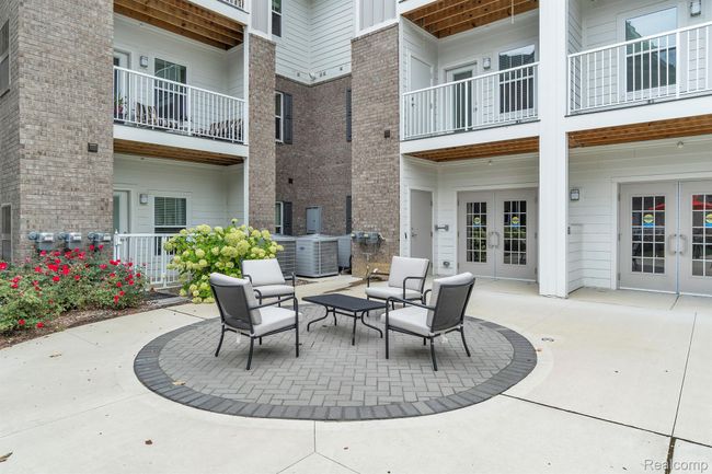 APT-201 - 1957 S Telegraph Rd, Condo with 2 bedrooms, 2 bathrooms and null parking in Bloomfield Hills MI | Image 50