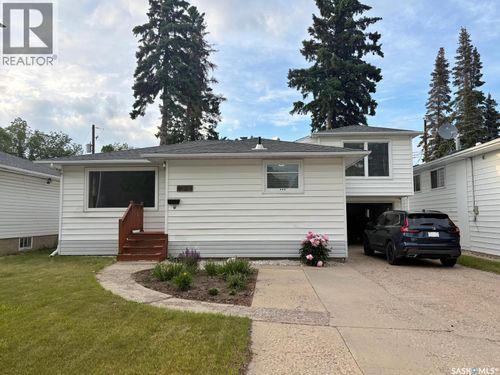 921 Taylor St E, Saskatoon, SK, S7H1W3 | Card Image