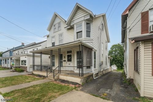 111 E Washington Ave, Washington, NJ, 07882-1914 | Card Image